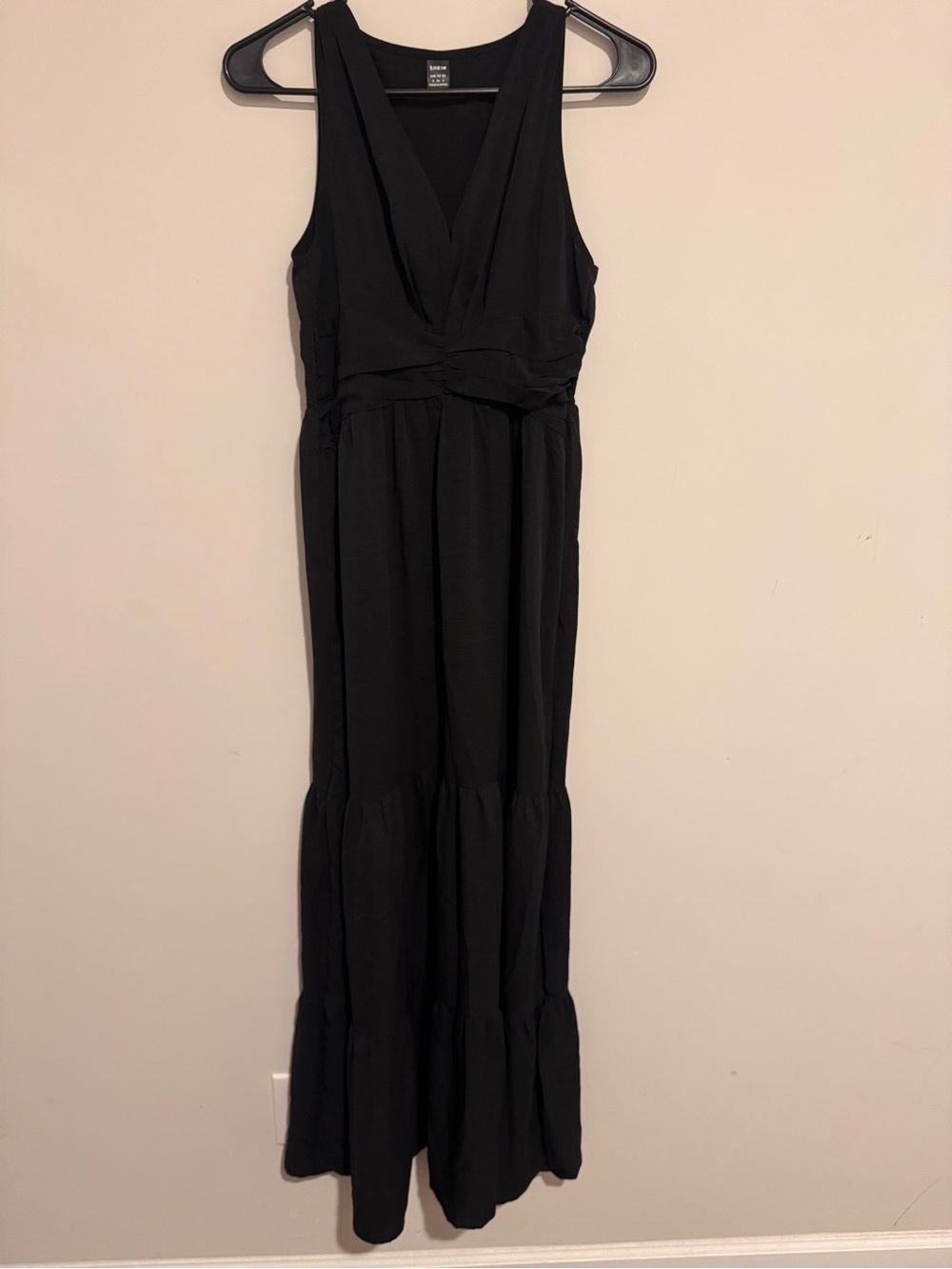 SHEIN Black Sleeveless V-Neck Tiered Maxi Dress